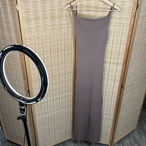 Dissh Athena Sleeveless Body Con Maxi Dress Ribbed - Picture 4 of 7